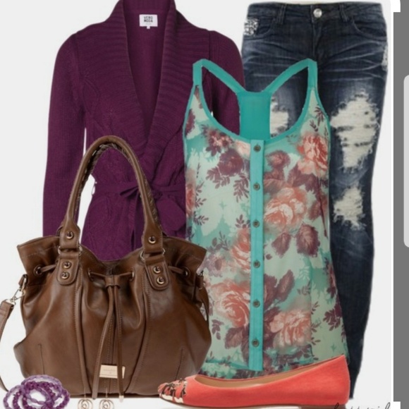 🛍  Floral Halter Tank by Band of Gypsies - Picture 3 of 7